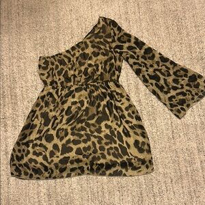 Mine cheetah one shoulder  dress large